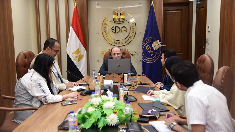 مصر وزامبيا تدفعان بعجلة التعاون الدوائي إلى الأمام  رئيس هيئة الدواء المصرية يعقد اجتماعا افتراضيا مع نظيره الزامبي