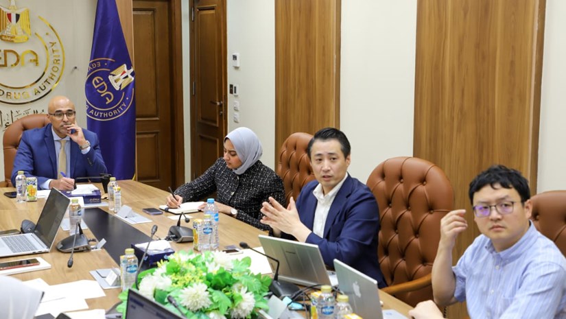 هيئة الدواء المصرية تبحث مع شركة إيرث كوربوريشن اليابانية آليات التعاون لتعزيز الاستثمار وتوطين الصناعة