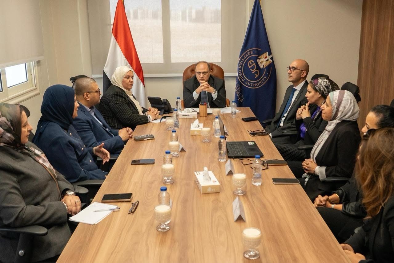 رئيس هيئة الدواء يبحث مع «فايزر» آفاق التعاون لتطوير المنظومة الدوائية وتعزيز الوعي الدوائي