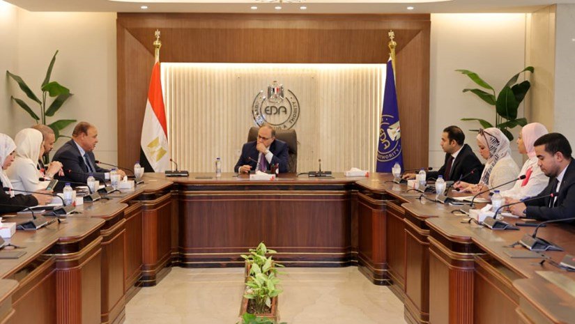 رئيس هيئة الدواء يبحث مع ممثلي شركة «نابكو» سبل تعزيز التعاون ودعم الاستثمار في القطاع الدوائي